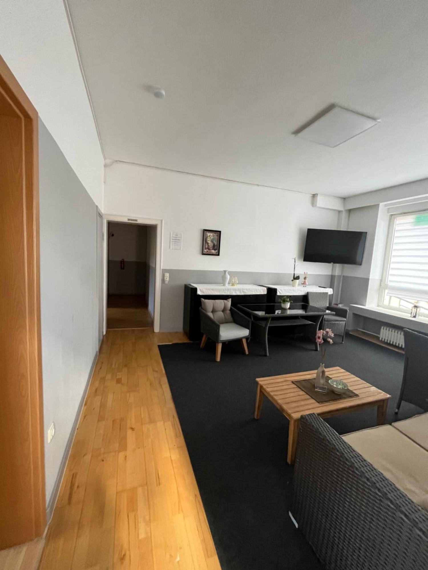 Doppelzimmer-Bad-Kuehlschrank-Tv-19 Meine Екстериор снимка