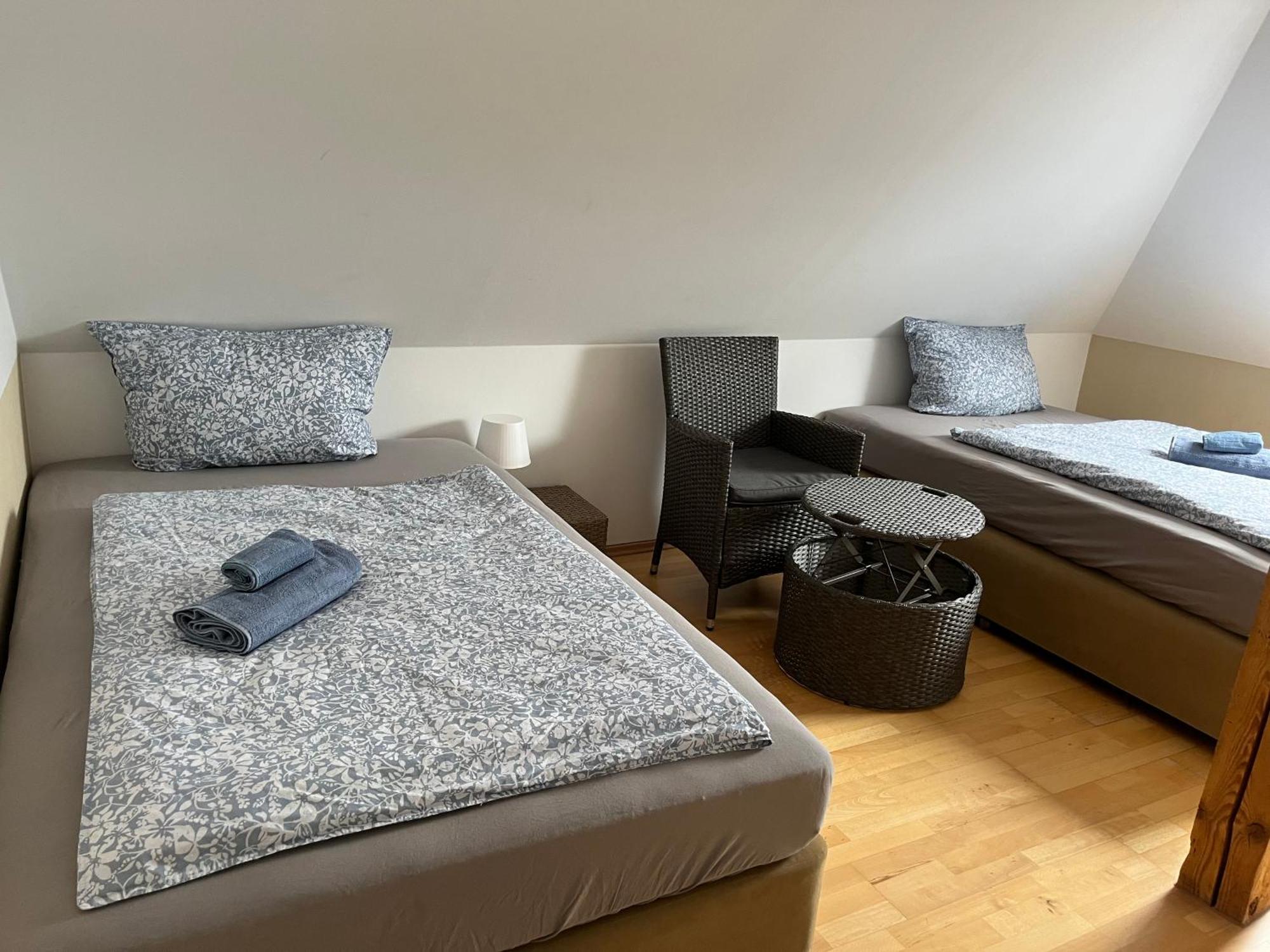 Doppelzimmer-Bad-Kuehlschrank-Tv-19 Meine Екстериор снимка