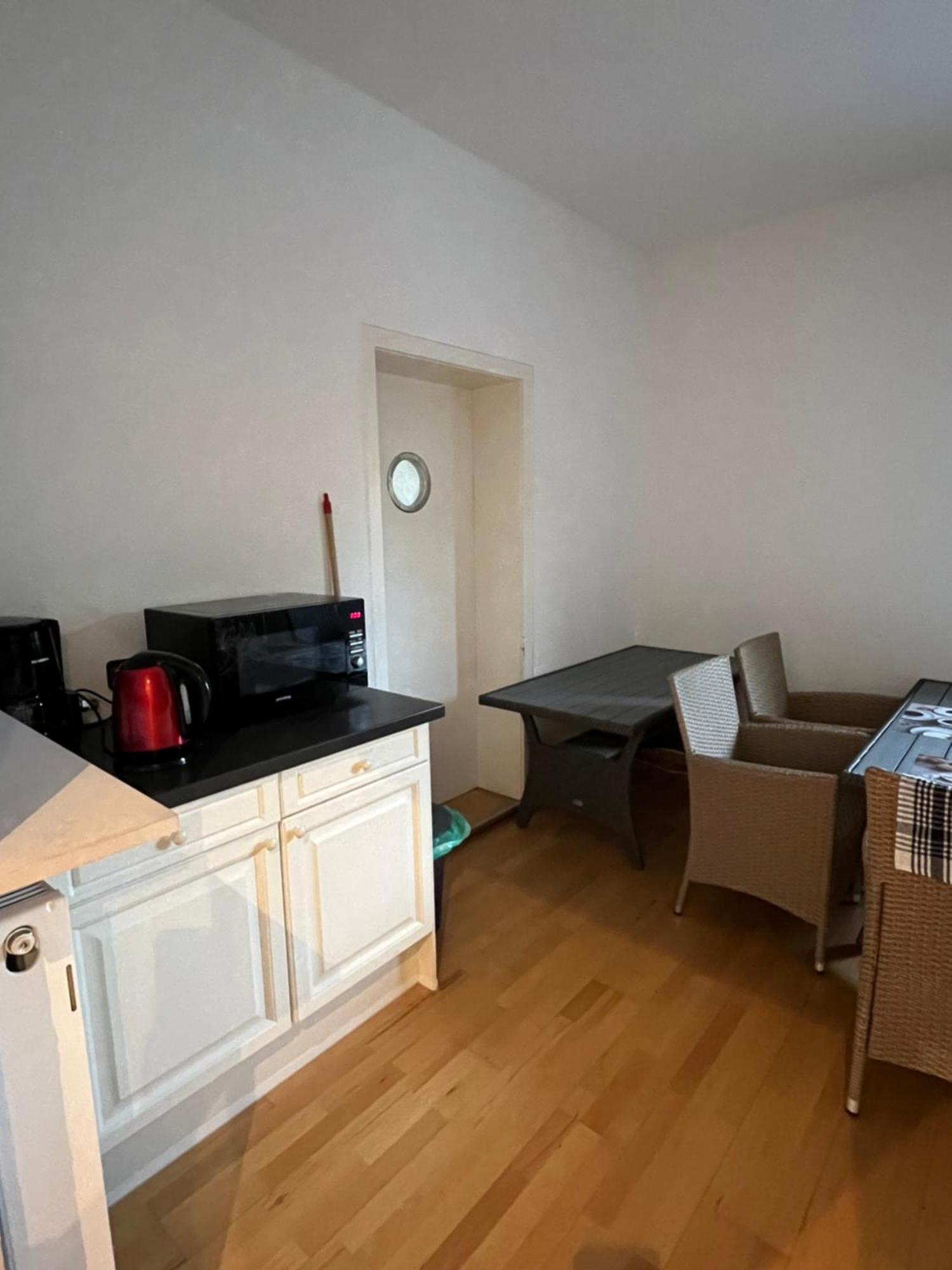 Doppelzimmer-Bad-Kuehlschrank-Tv-19 Meine Екстериор снимка