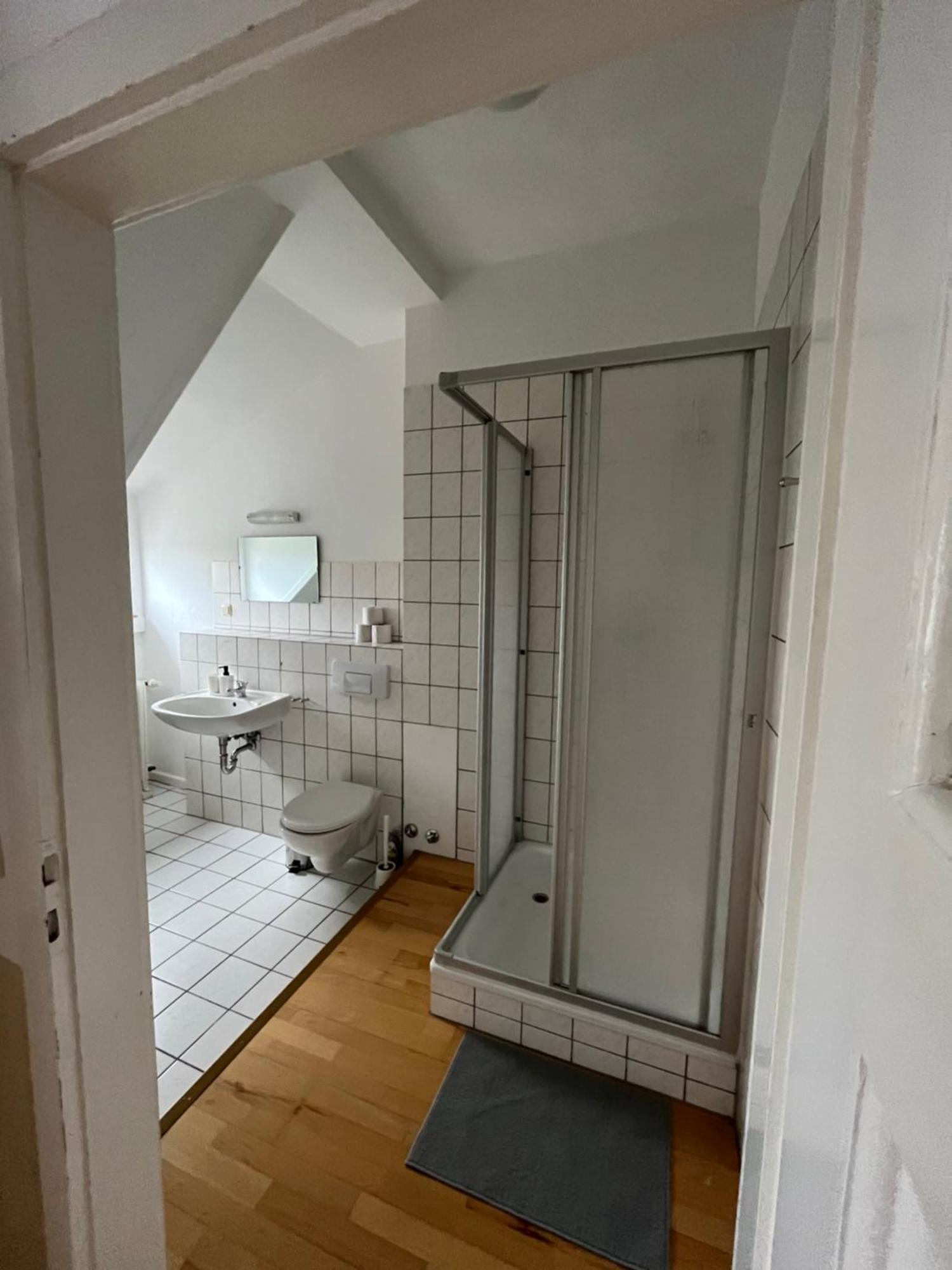 Doppelzimmer-Bad-Kuehlschrank-Tv-19 Meine Екстериор снимка