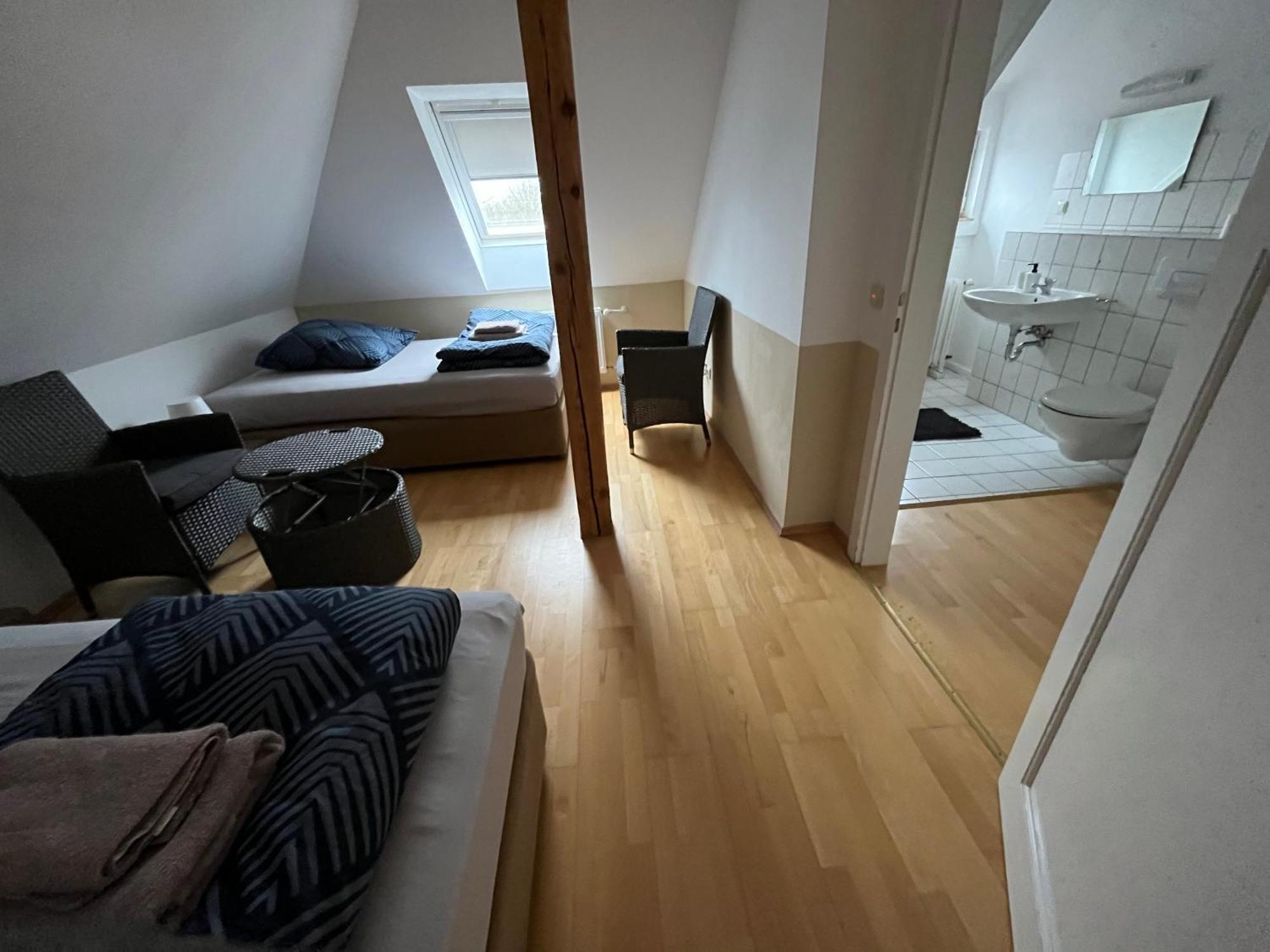Doppelzimmer-Bad-Kuehlschrank-Tv-19 Meine Екстериор снимка