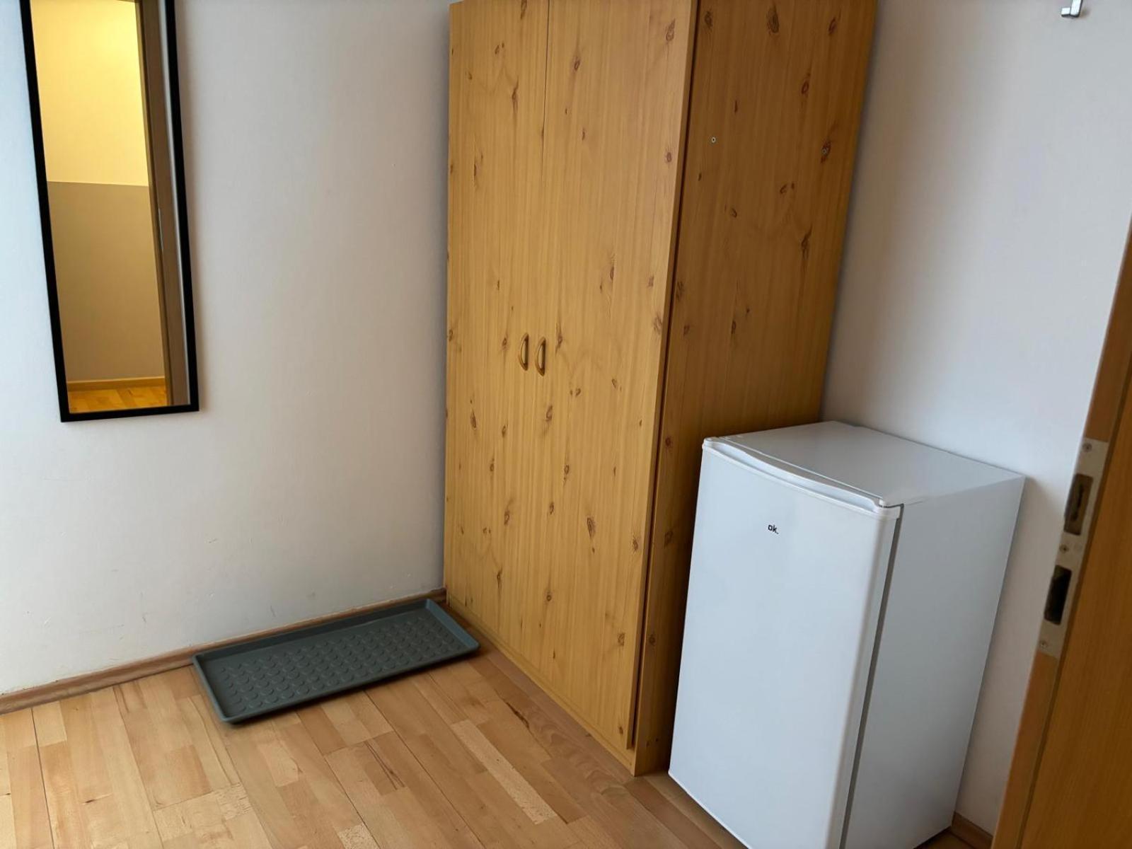 Doppelzimmer-Bad-Kuehlschrank-Tv-19 Meine Екстериор снимка